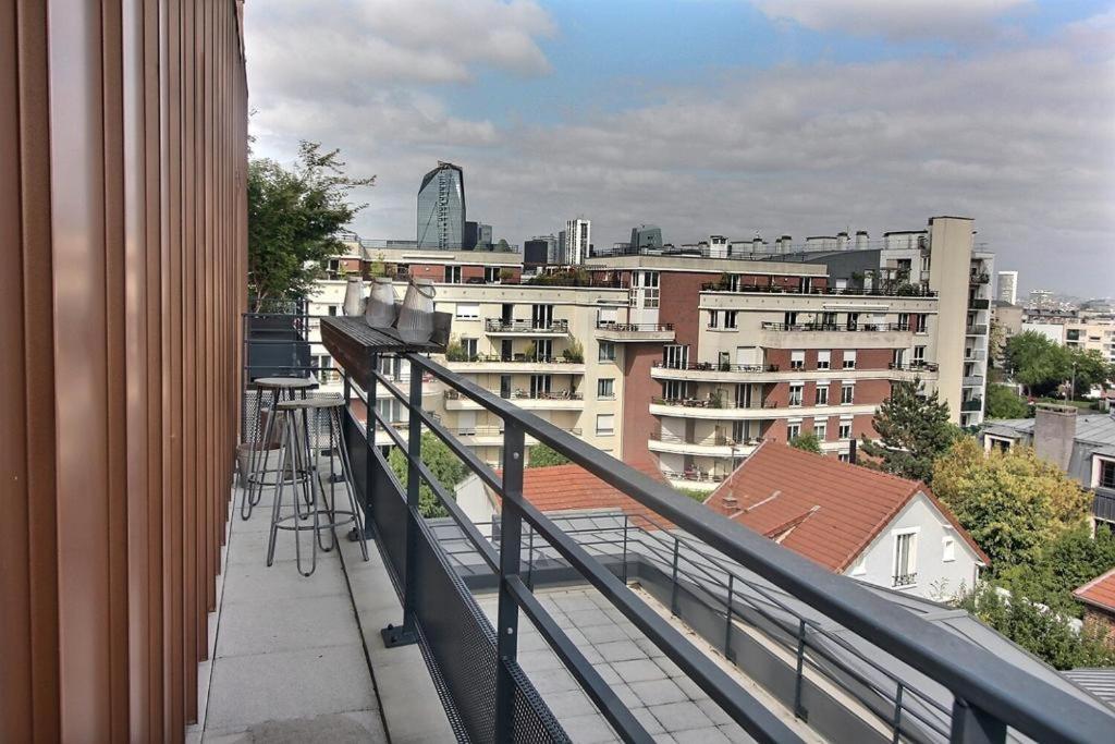 Le Toit Du Montvalerien Suresnes Apartment Exterior photo